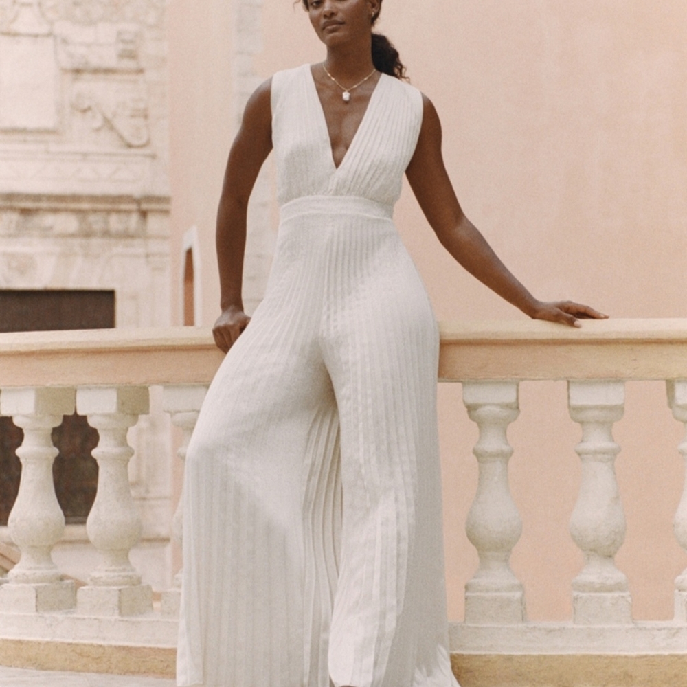Abercrombie & Fitch White Sleeveless Jumpsuit